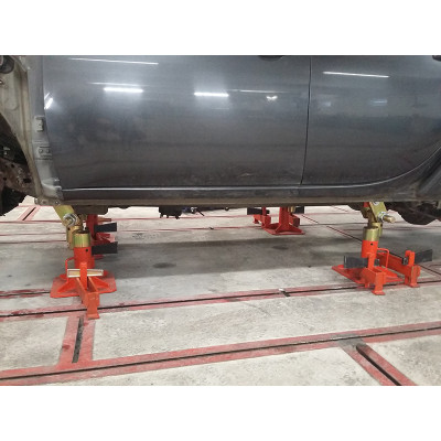 Комплект фиксации автомобиля для напольных систем Комплект фиксации автомобиля для напольных систем