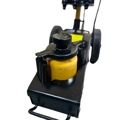 Домкрат пневмогидравлический подкатной, г.п.22т. T22022 Домкрат пневмогидравлический подкатной, г.п.22т. T22022