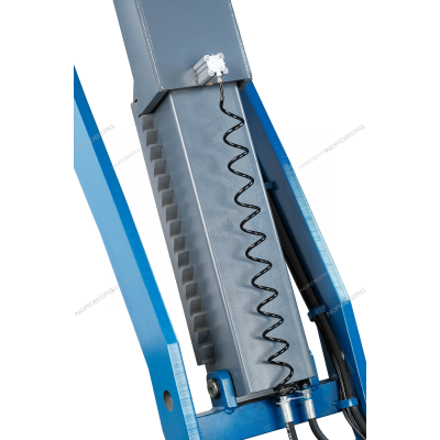 Подъемник ножничный для сход-развала г/п 4,5 т, 2 уровня подъема (с аварийным опусканием) Подъемник ножничный для сход-развала г/п 4,5 т, 2 уровня подъема (с аварийным опусканием)
